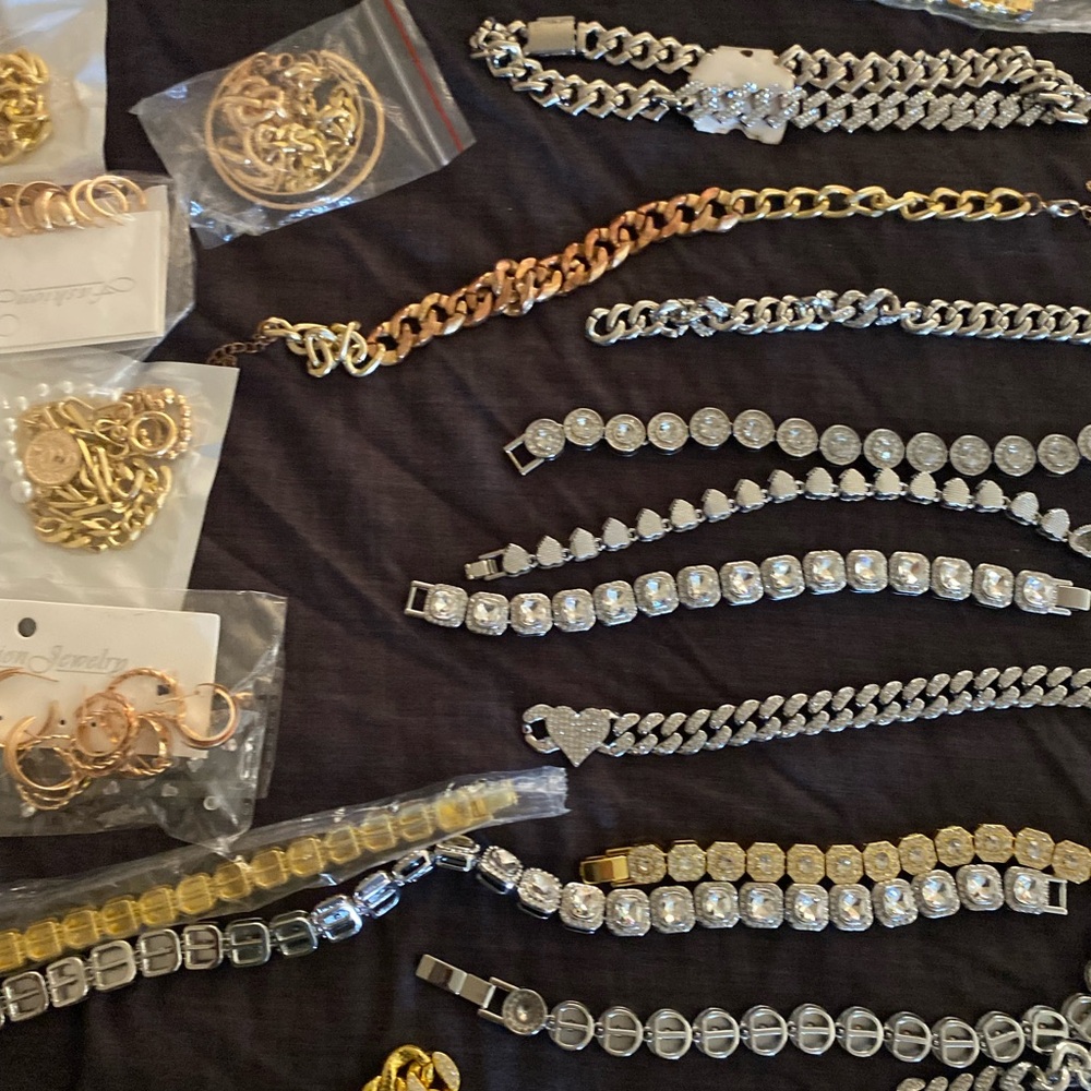 Bing jewelry bundle 
Ready to ship - Picture 5 of 11
